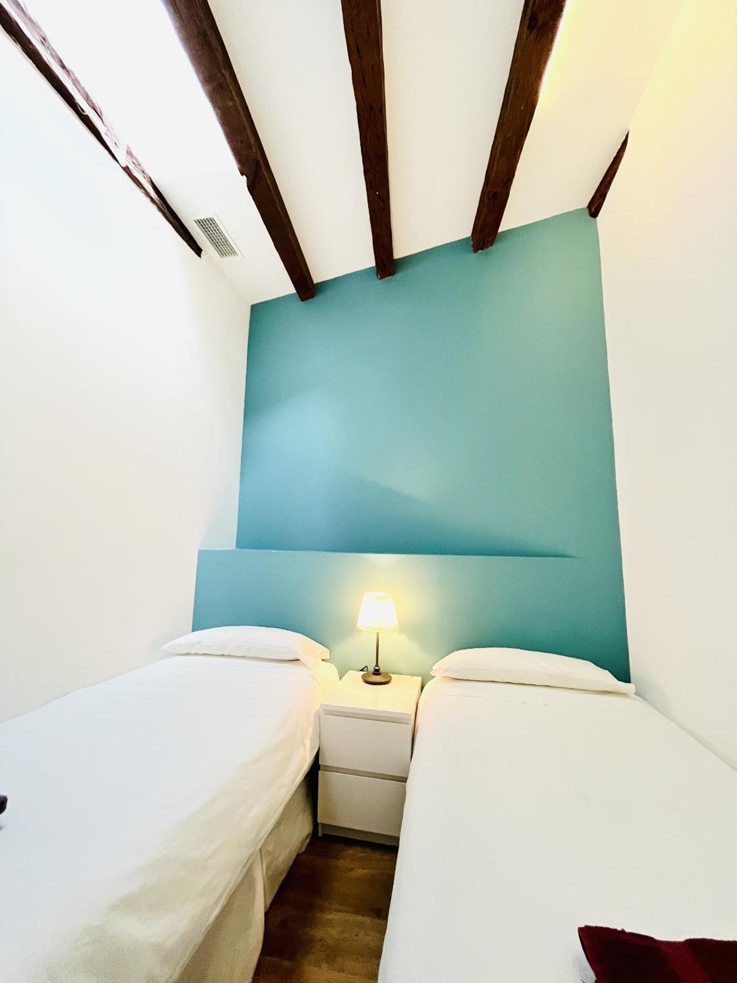 Dplace To Be - Amazing Apartments In Historic Center Madrid Kamer foto